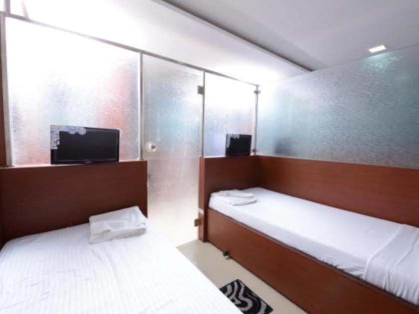 Golden Apple Boutique Hotel Calcutta Extérieur photo